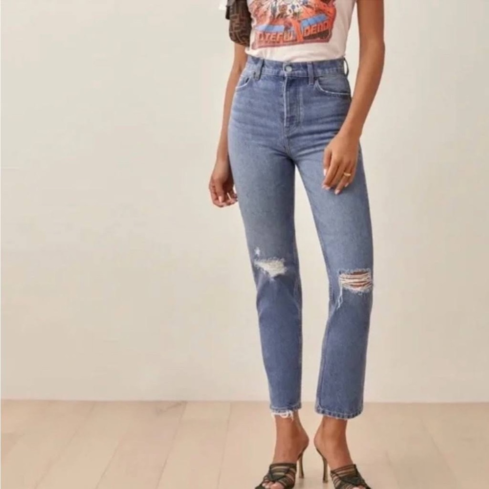 Reformation Size 25 Cynthia High Rise Straight Jean in Shasta Destoryes